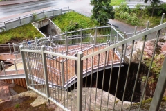 Valmistuu